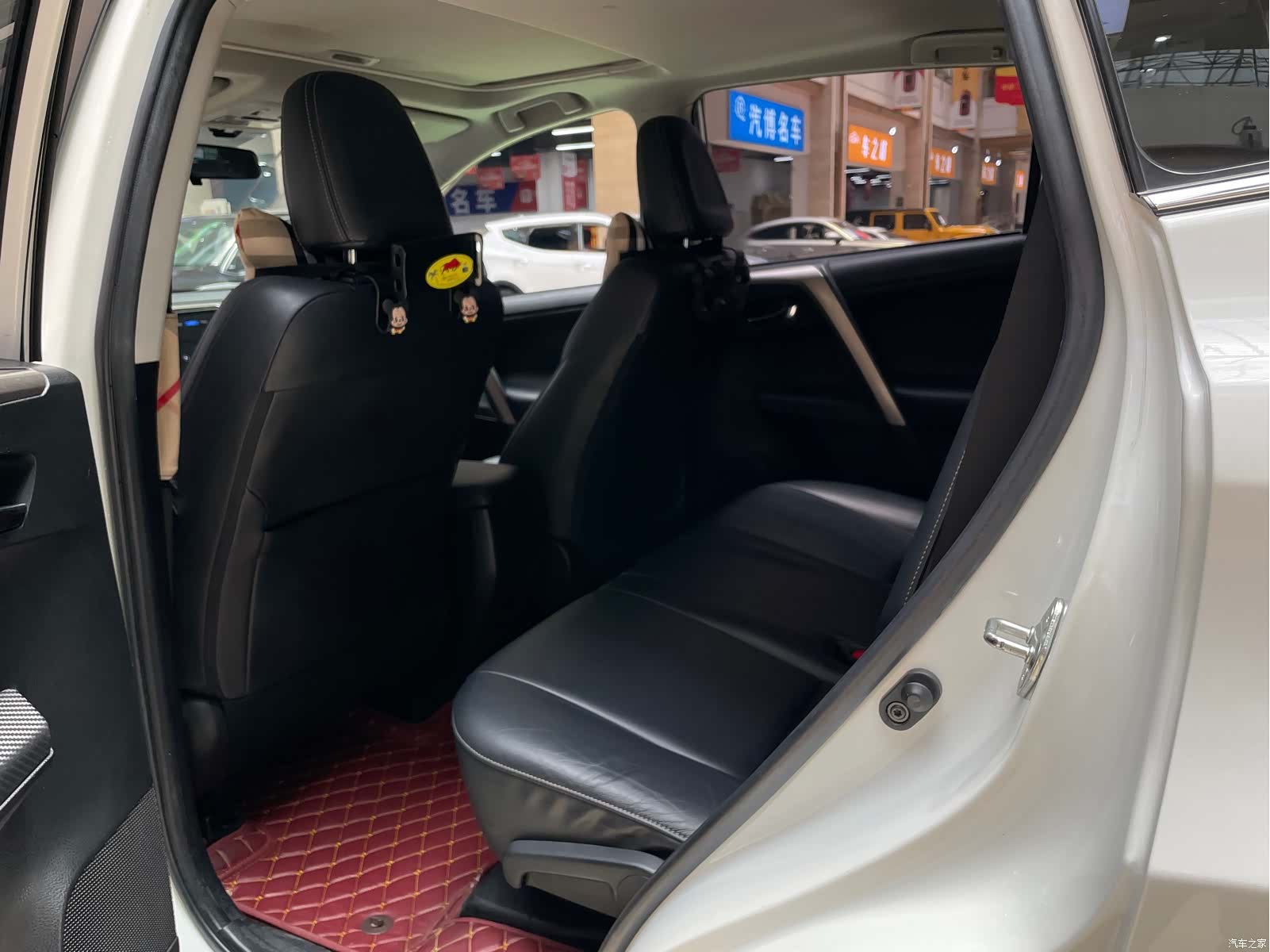 Toyota RAV4, 2014 11