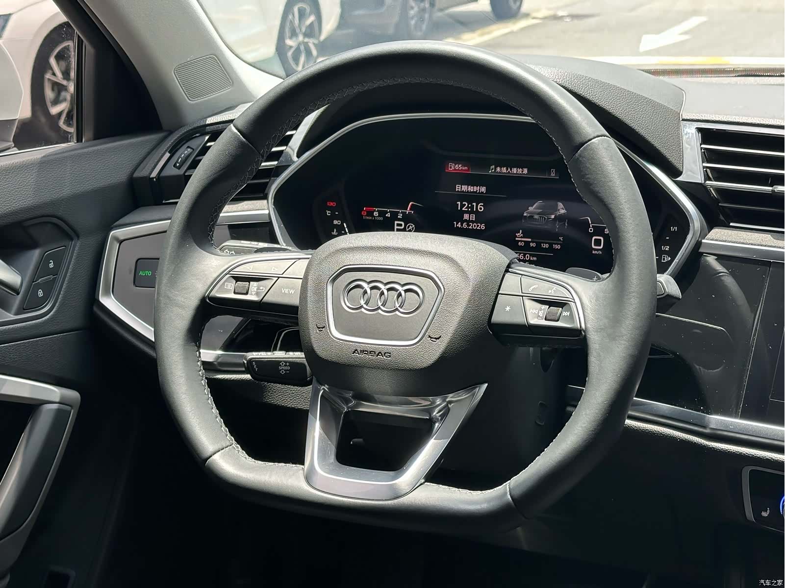 Audi Q3, 2022 11
