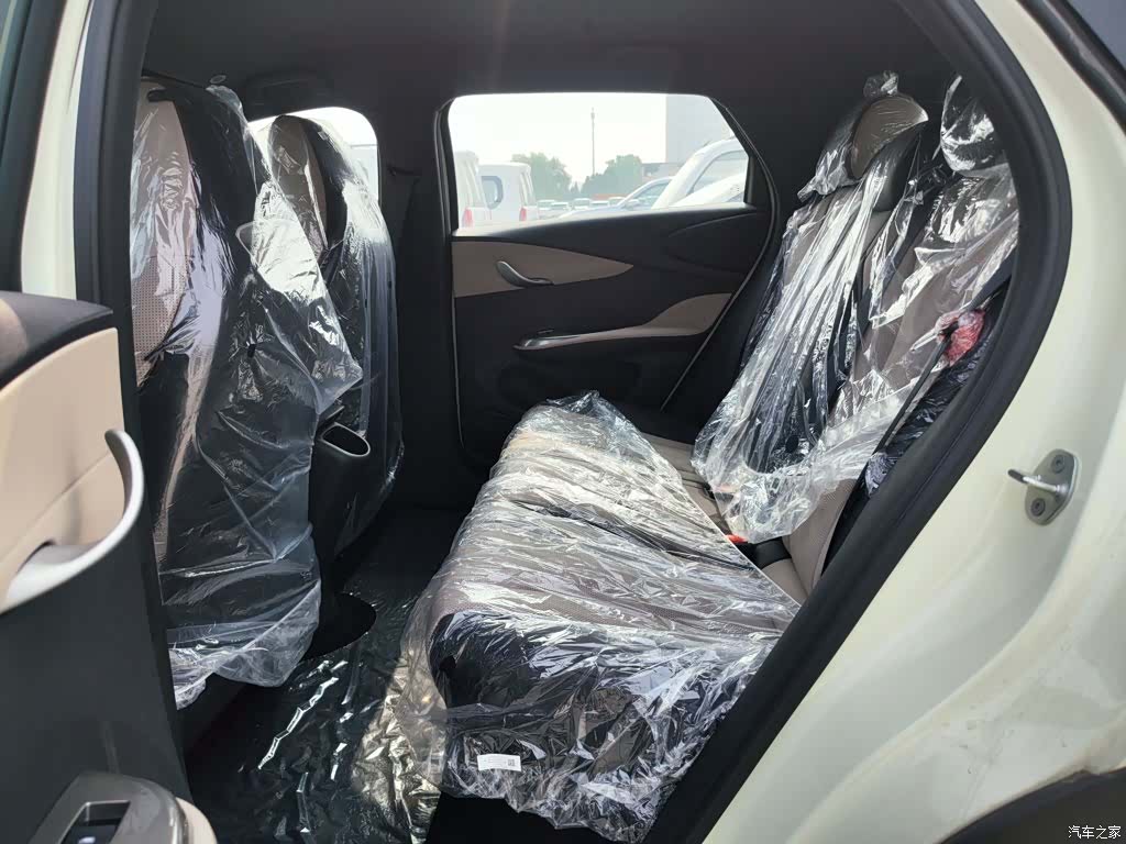 BYD Dolphin, 2026 17