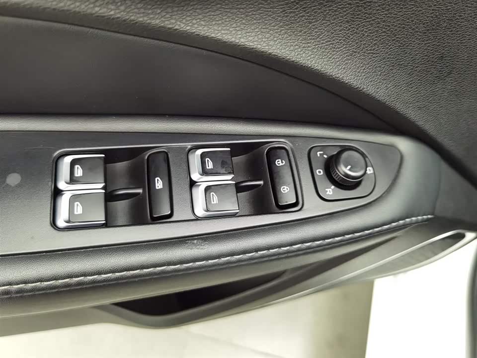 Geely Emgrand Geely Emgrand