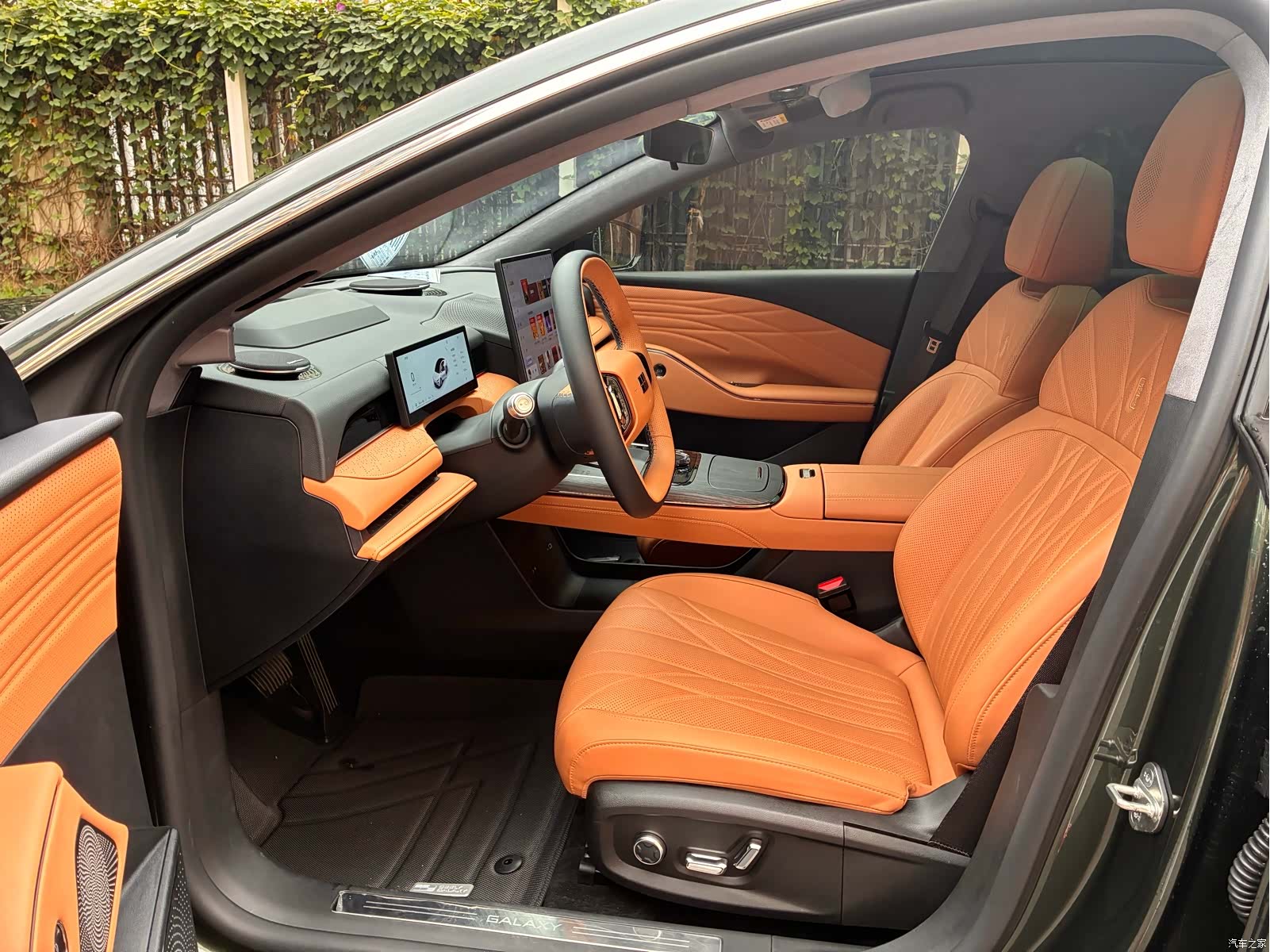 Geely 8, 2025 14
