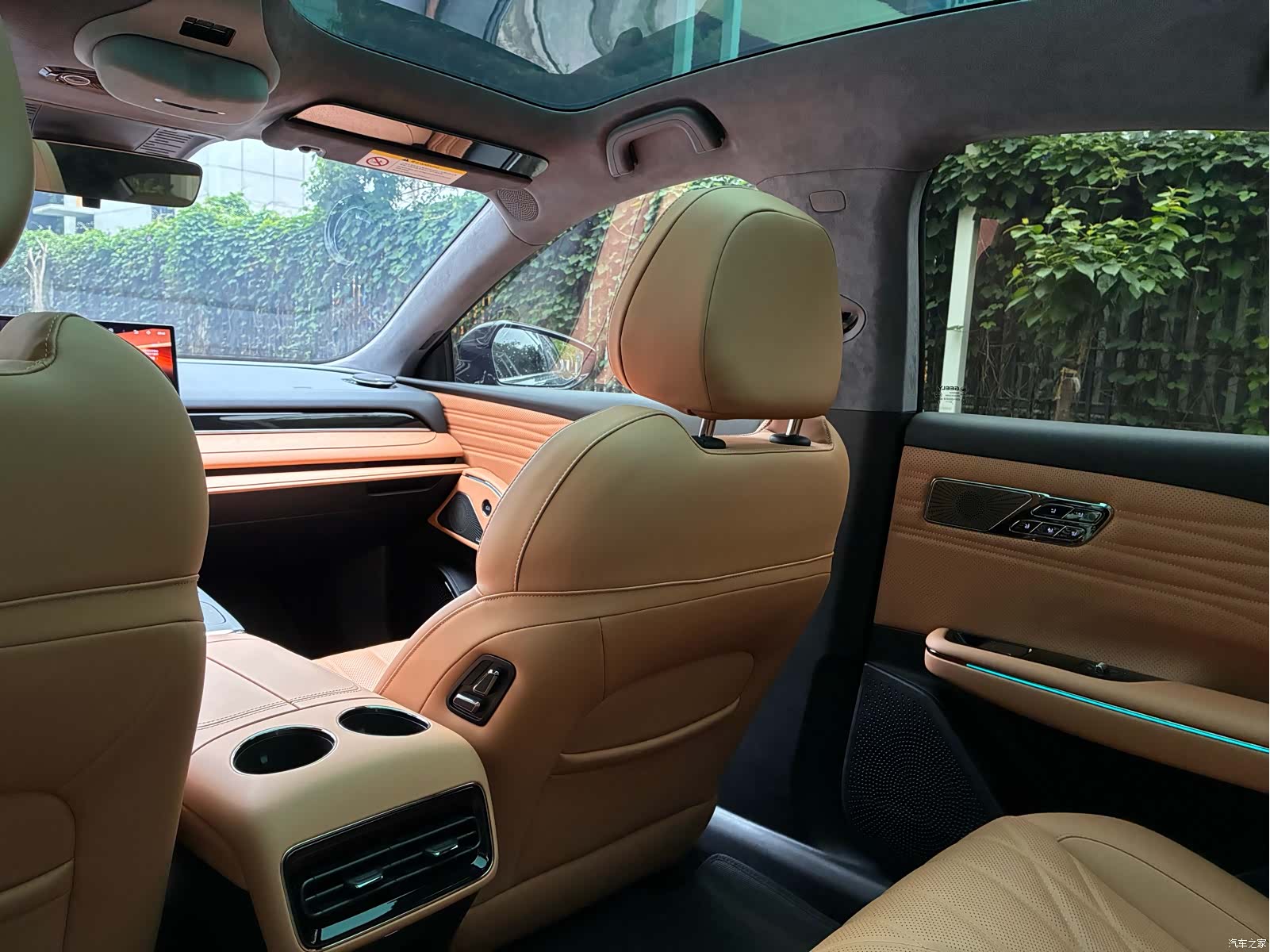 Geely 8, 2025 25