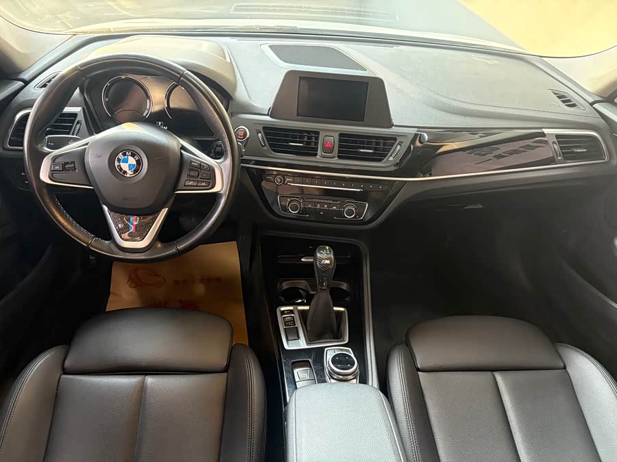 BMW 1 Series 2018, фото 13