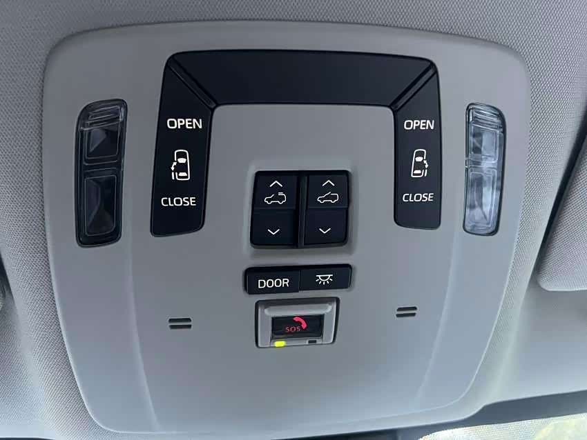 Toyota SIENNA 2025, фото 16