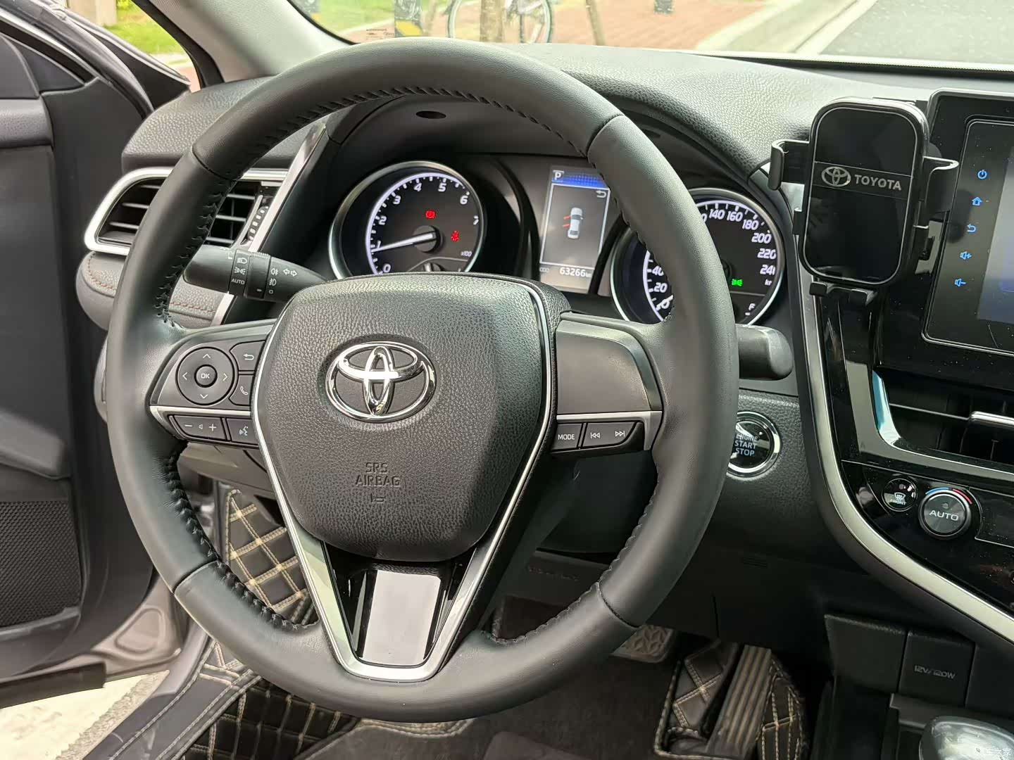 Toyota Camry, 2022 8