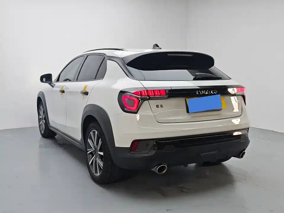 Lynk & Co 02