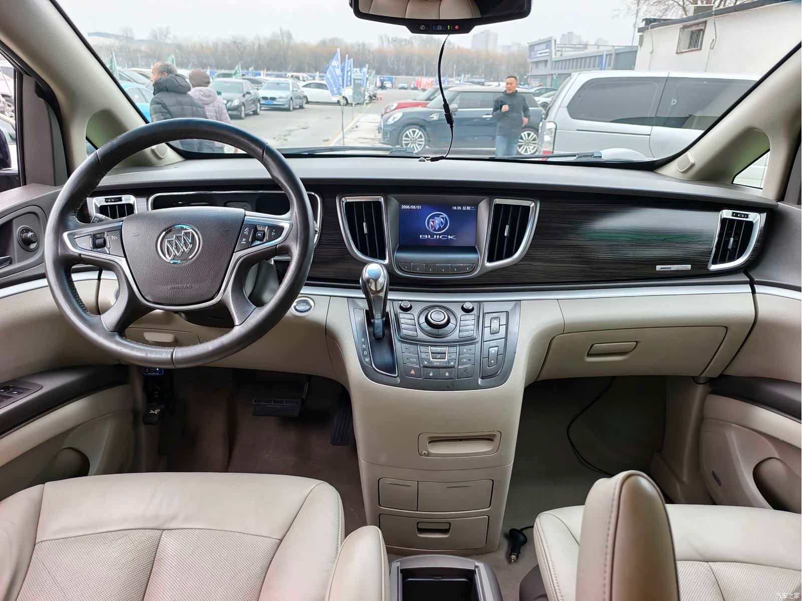 Buick GL8, 2012 14