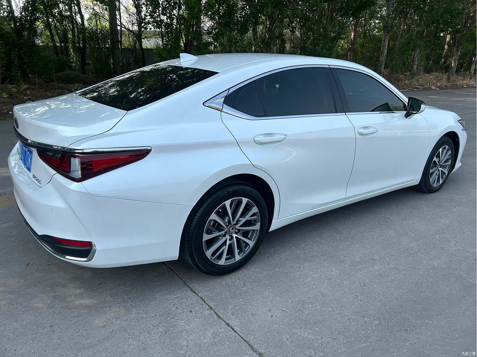Lexus ES, 2024 3