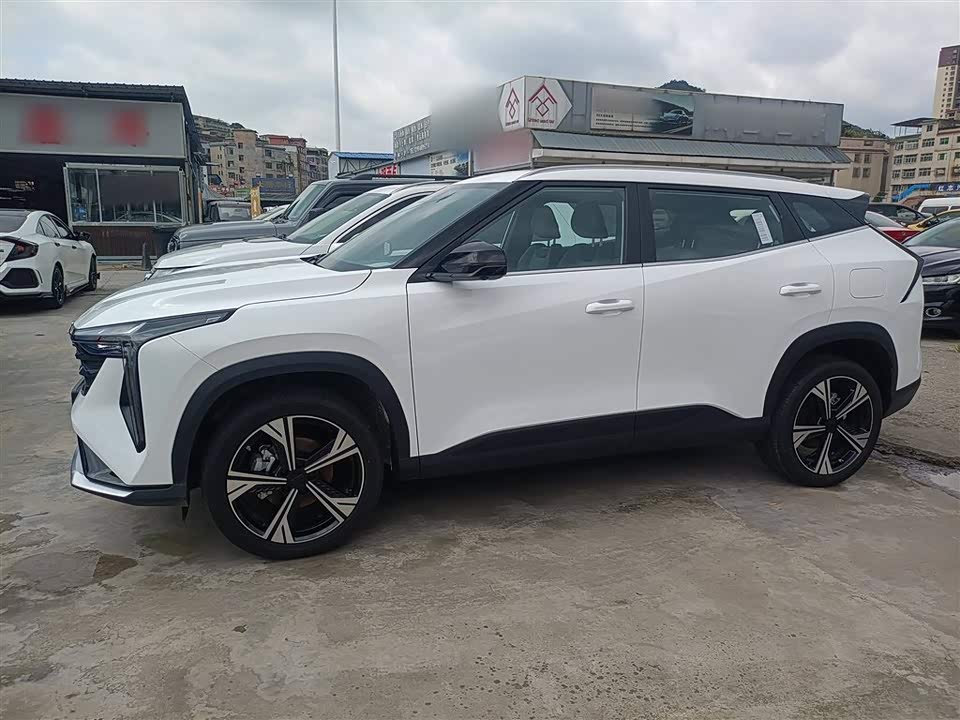 Geely Atlas