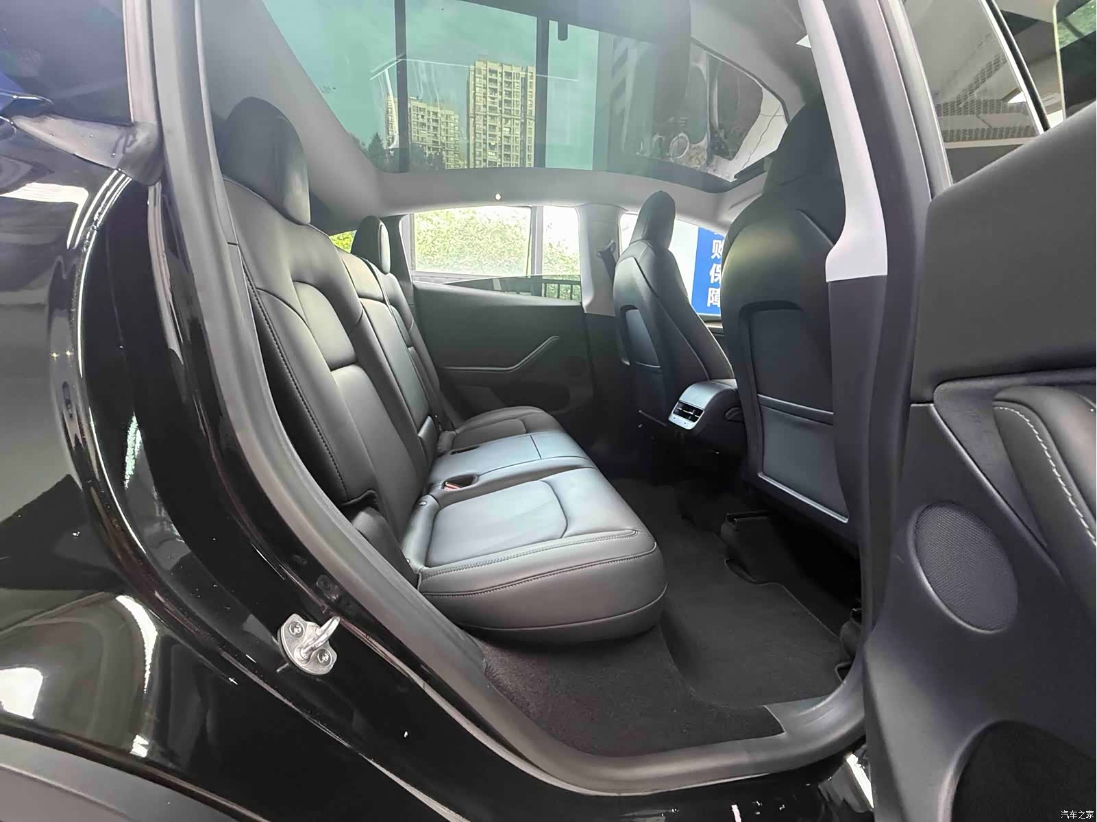 Tesla Model Y, 2022 12