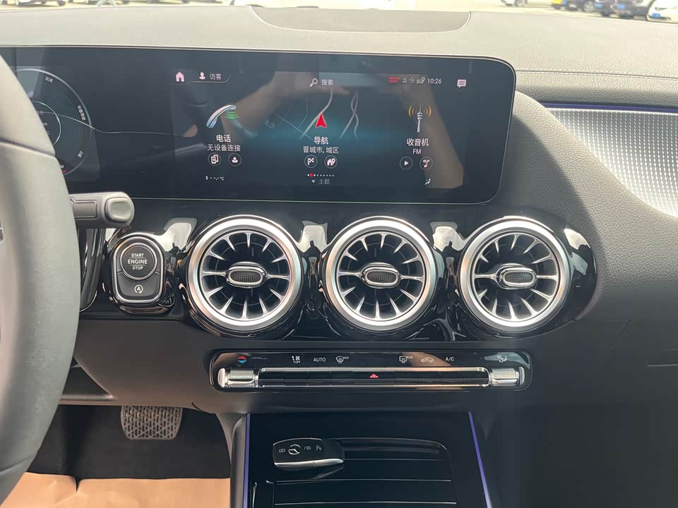 Mercedes-Benz GLA Mercedes-Benz GLA