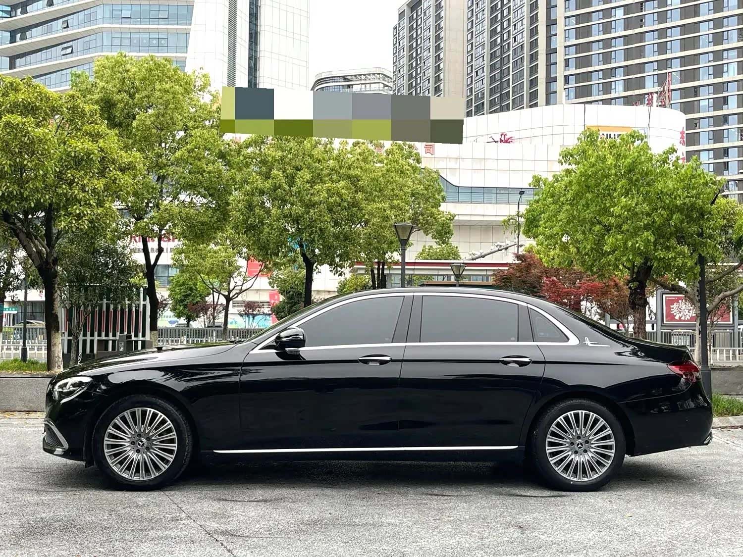 Mercedes-Benz E-Class, 2023 3