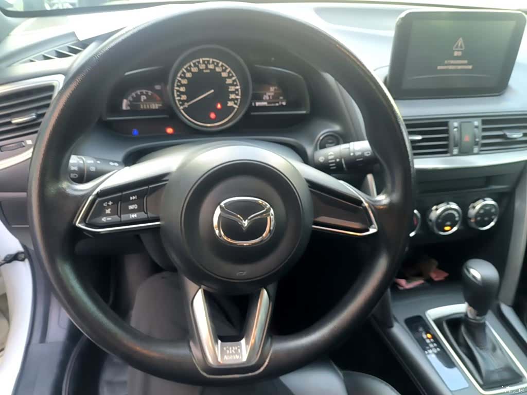 Mazda CX-4, 2018 11