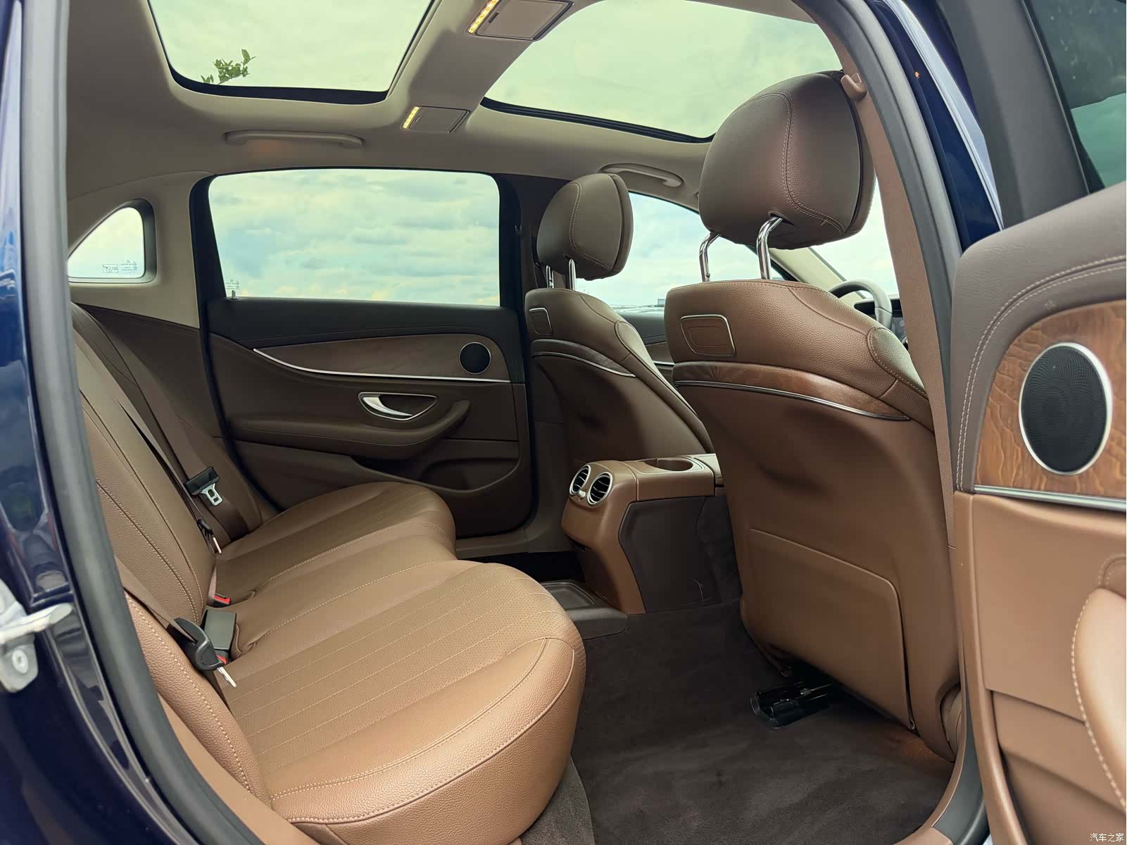Mercedes-Benz E-Class, 2018 9