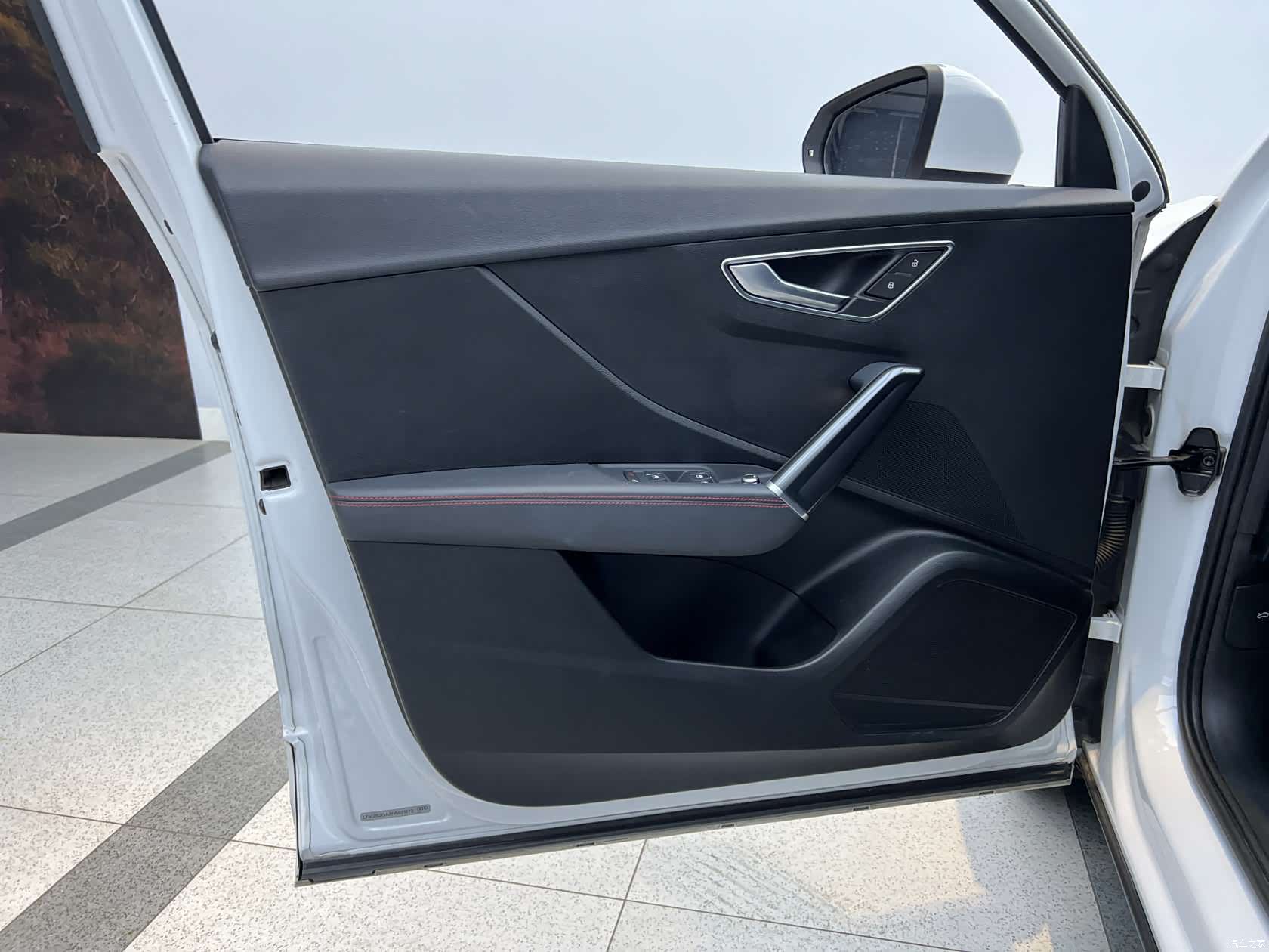 Audi Q2L, 2022 10