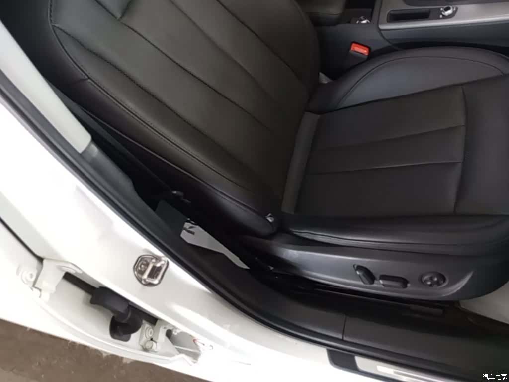 Audi A4L, 2020 25