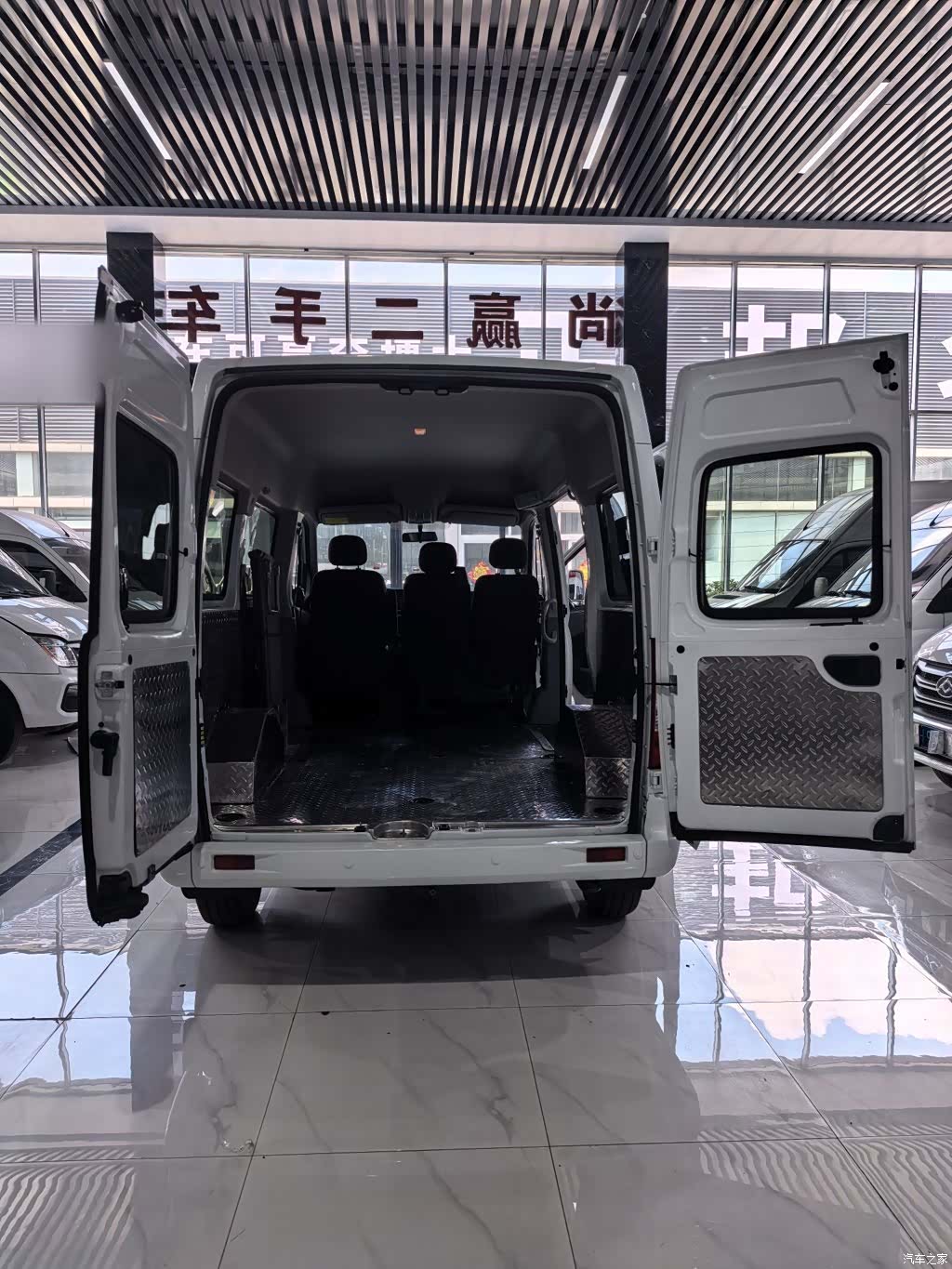 Maxus V80, 2023 20