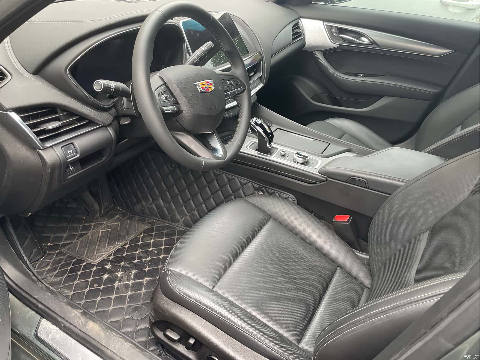 Cadillac CT5, 2023 все фото
