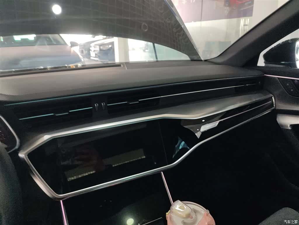 Audi A6L, 2022 10