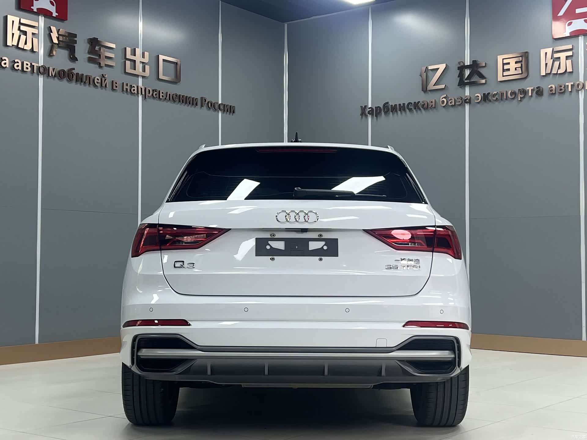 Audi Q3, 2021 4