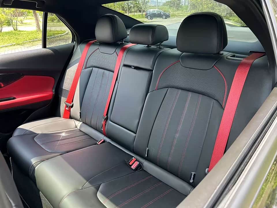 Trumpchi Shadow Leopard