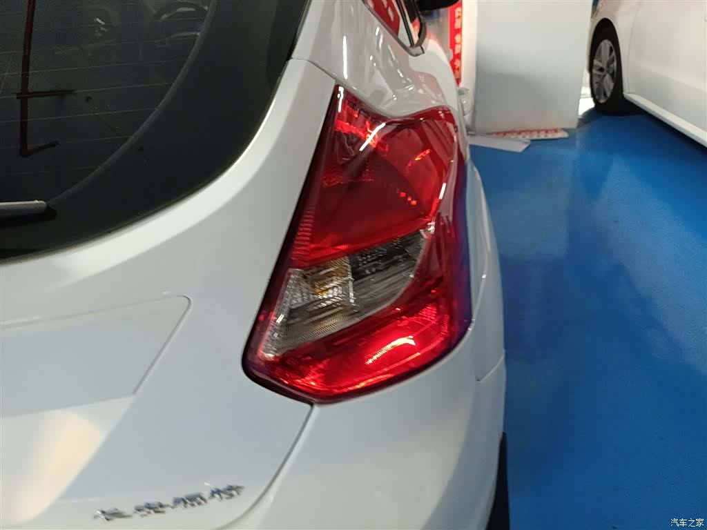 Ford Focus, 2014 24