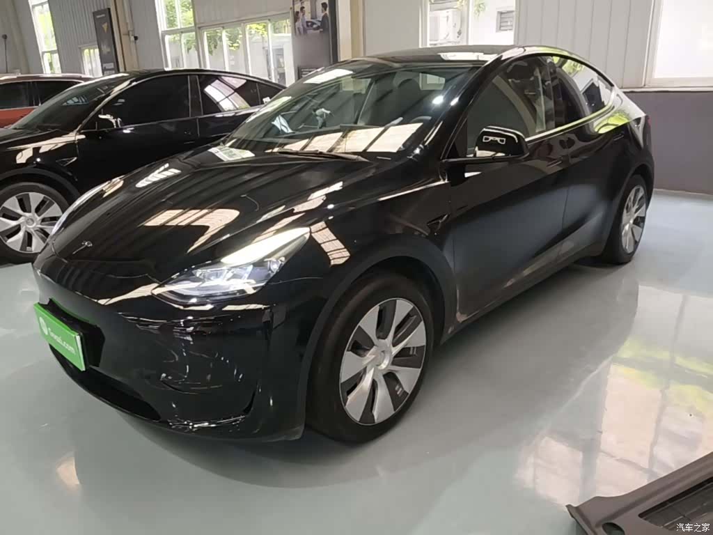 Tesla Model Y, 2023 2