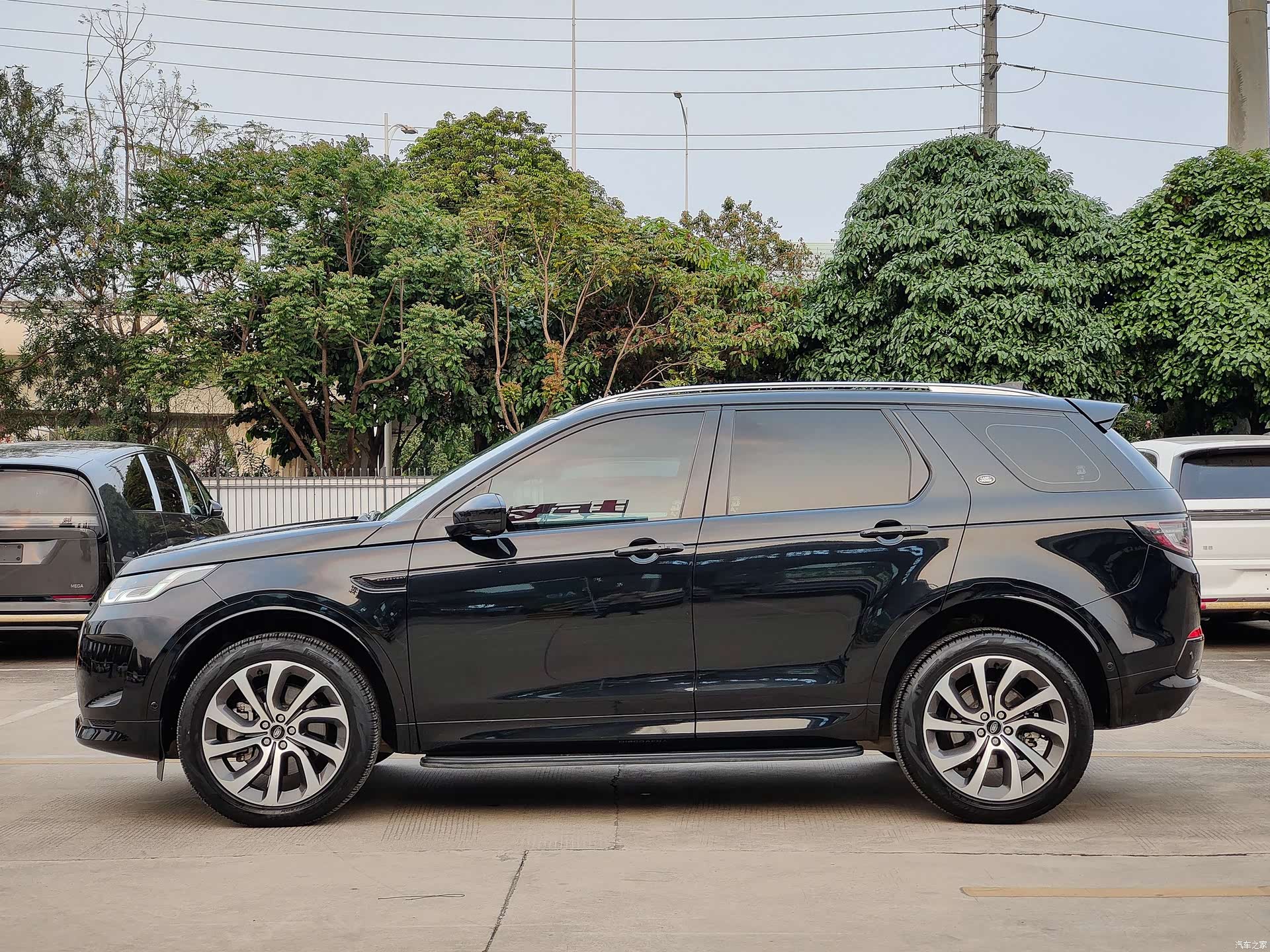 Land Rover Discovery, 2023 4