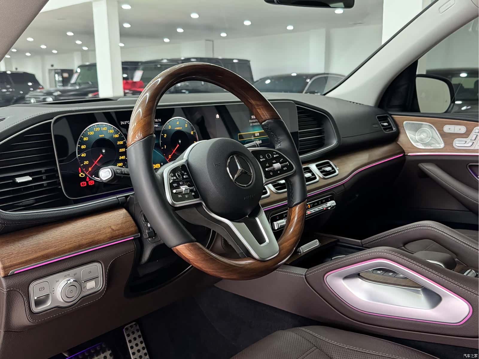 Mercedes-Benz GLS, 2023 9