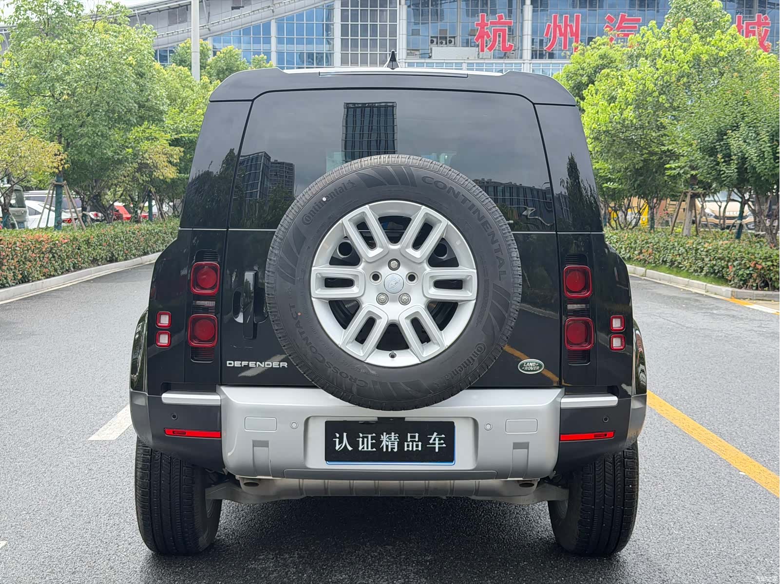 Land Rover Defender, 2024 все фото