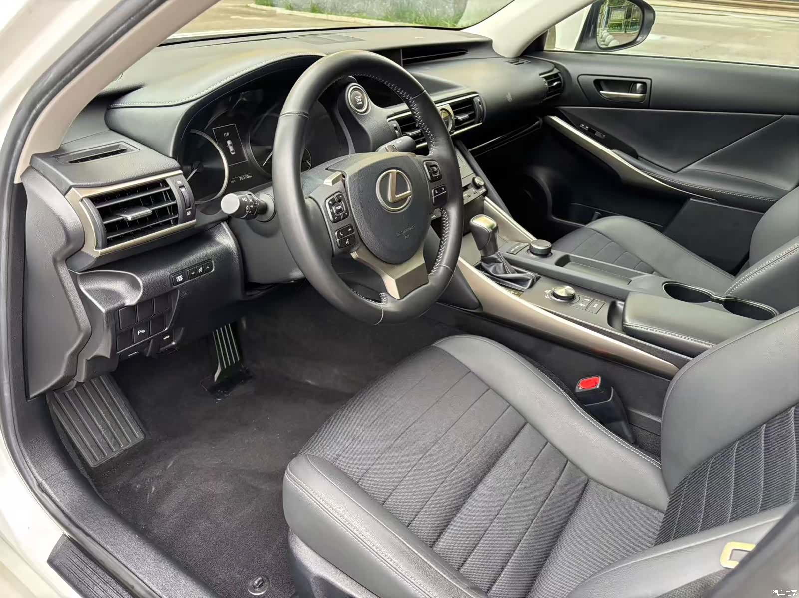 Lexus IS, 2018 7