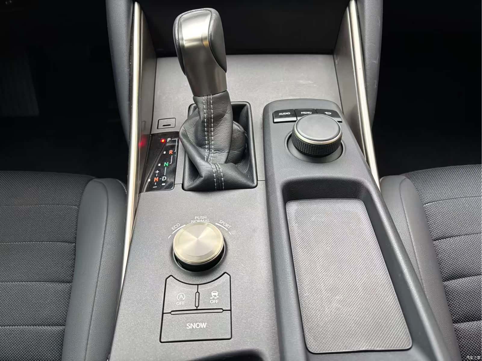 Lexus IS, 2018 13