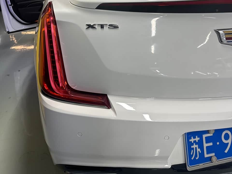 Cadillac XTS