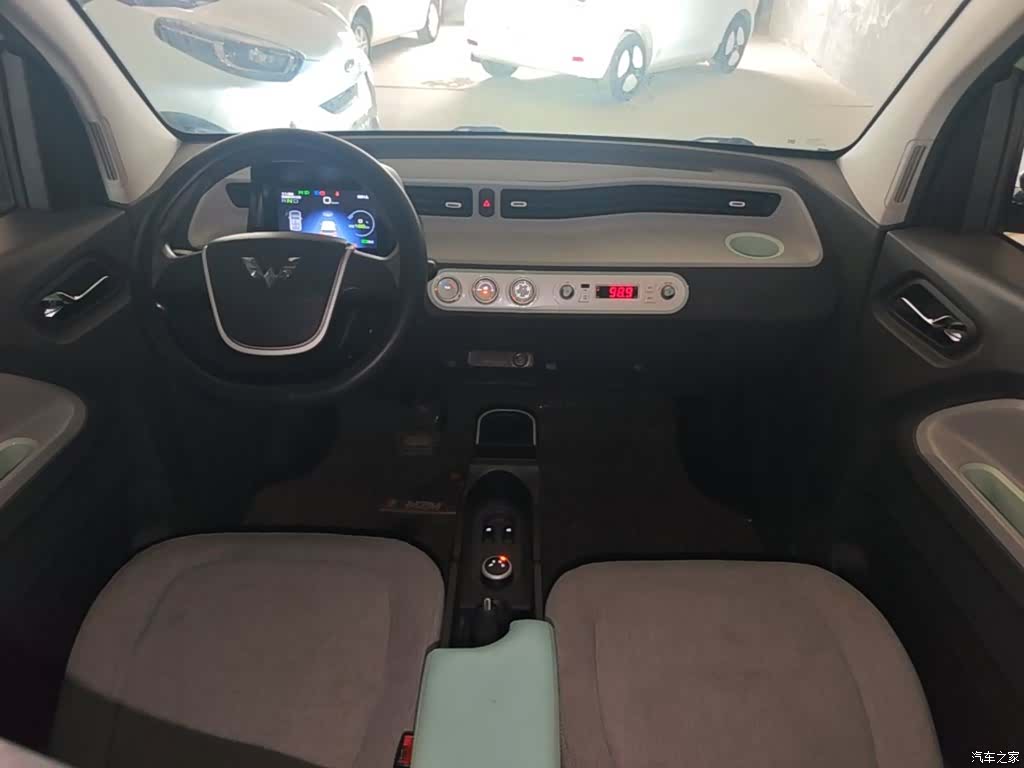 Wuling MINIEV, 2022 10