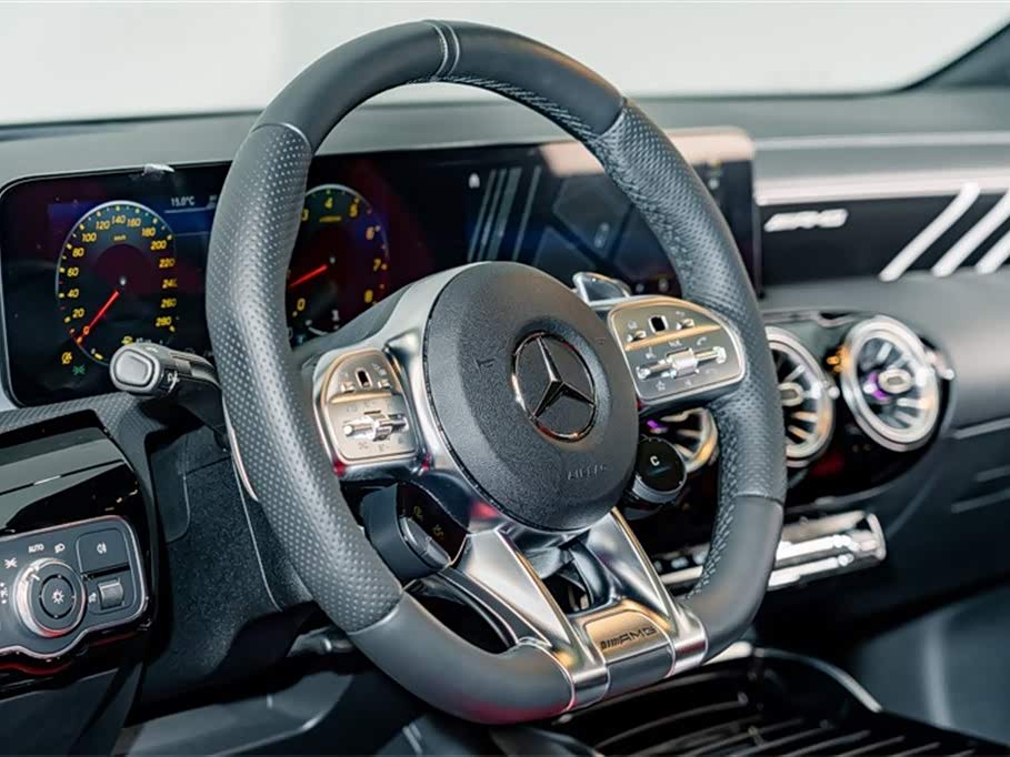 Mercedes-Benz CLA AMG