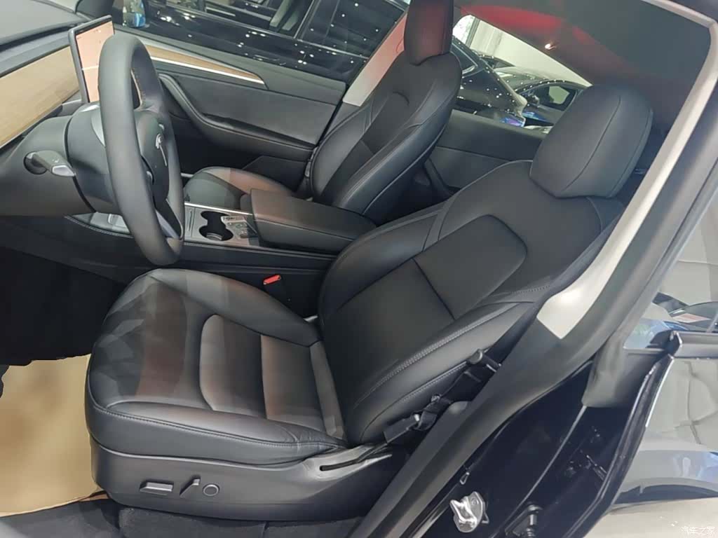 Tesla Model Y, 2022 15