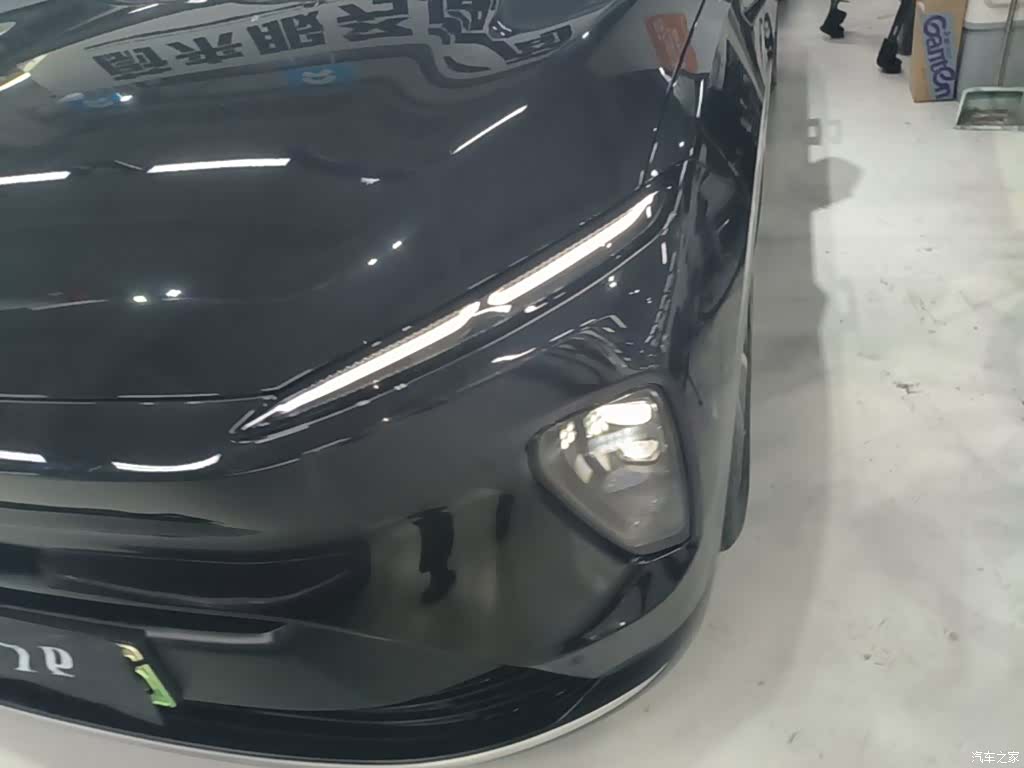 NIO ES8, 2024 18
