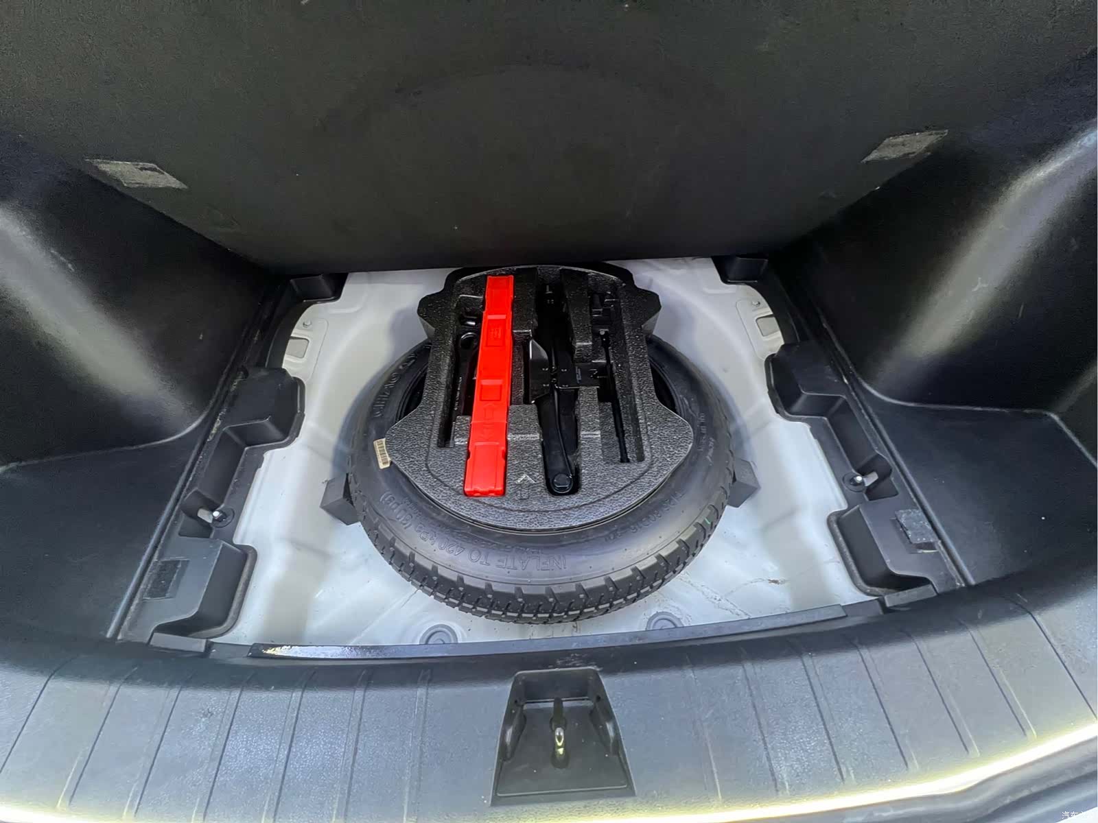 Geely Coolray, 2022 19