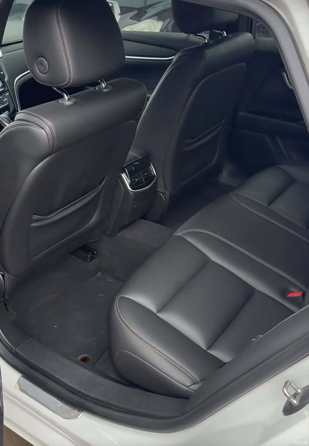 Cadillac XTS, 2019 13