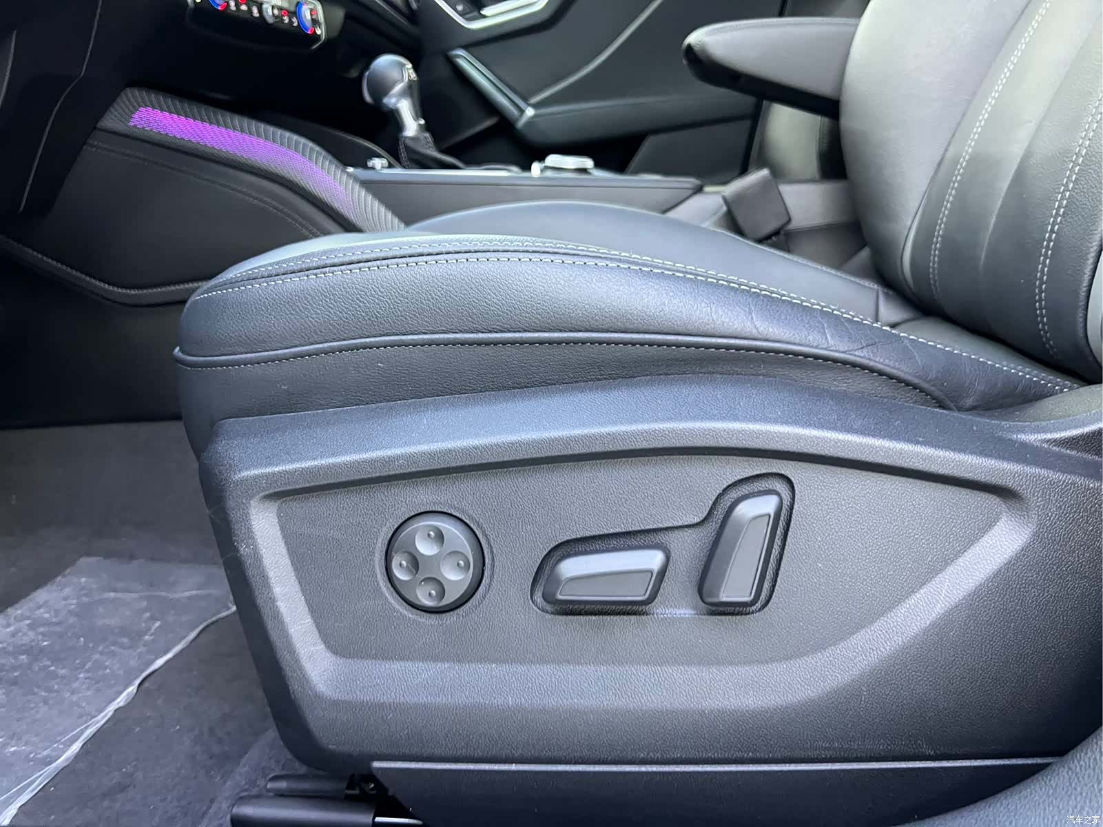 Audi Q2L, 2023 6