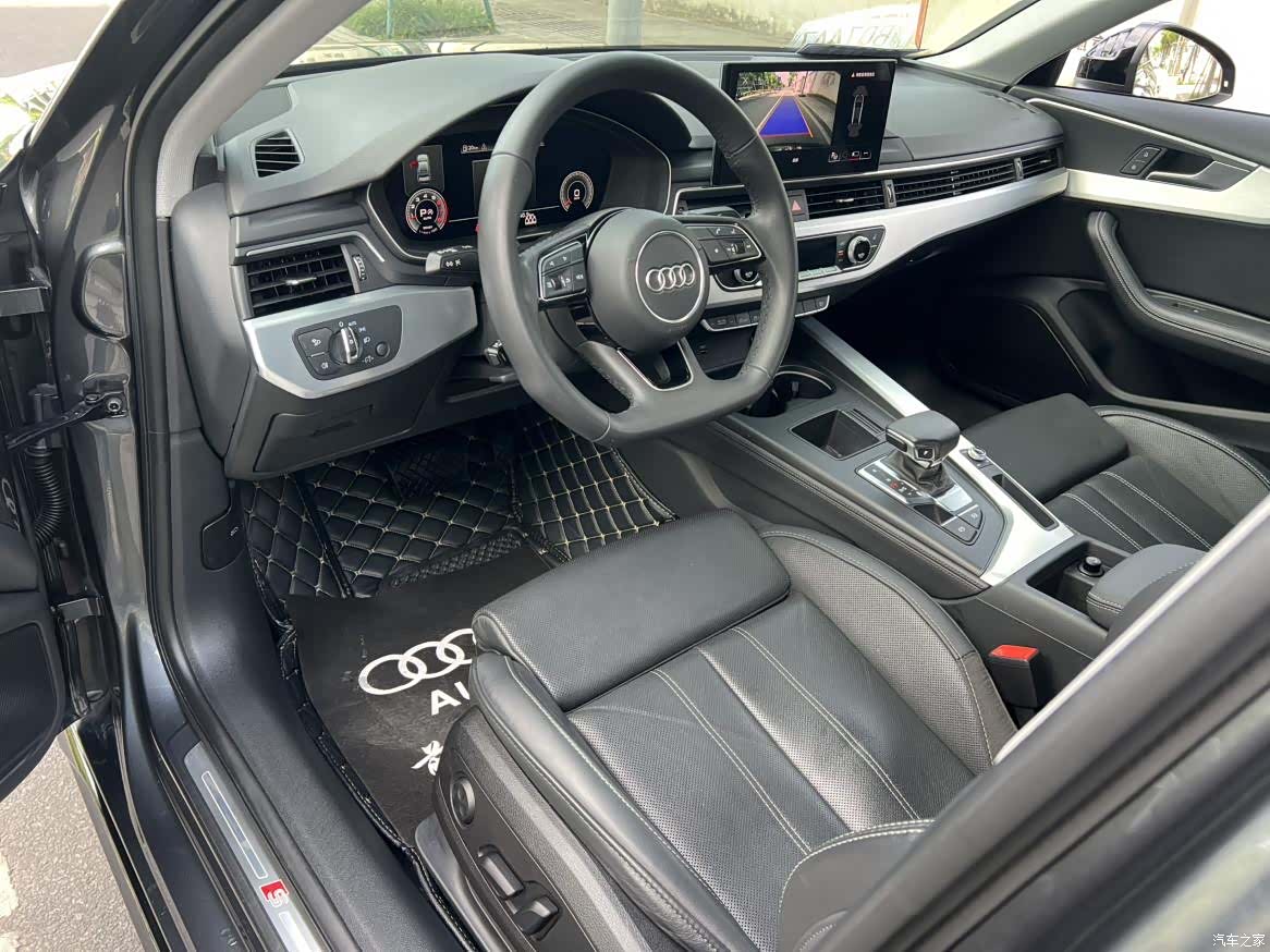 Audi A4L, 2022 все фото