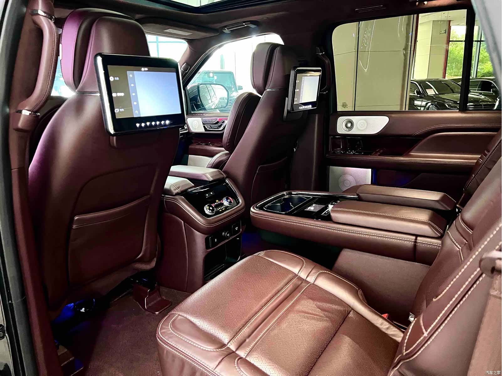 Lincoln Navigator, 2021 9