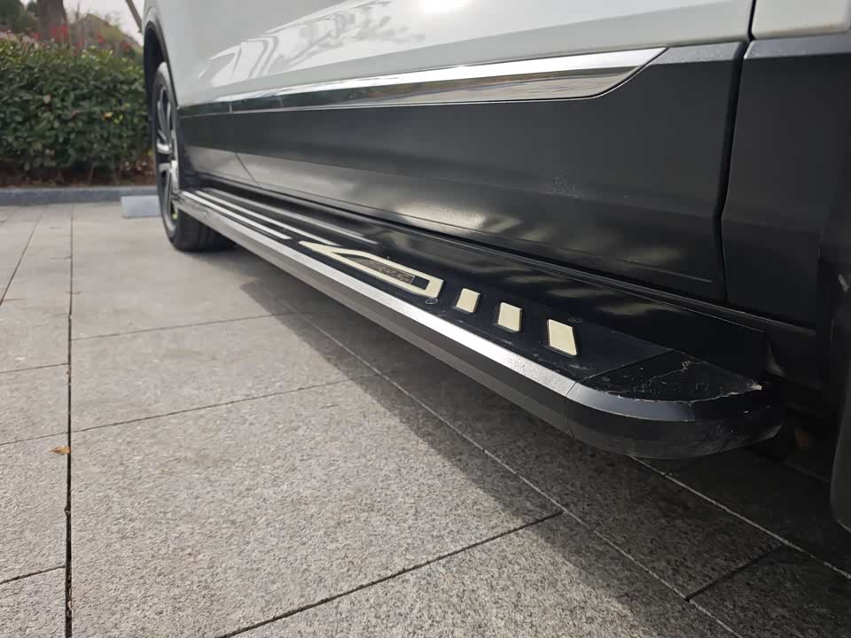 Volkswagen T-ROC exploring Songs