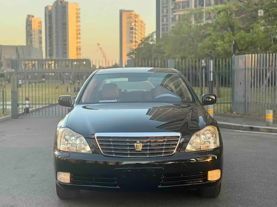 Toyota crown