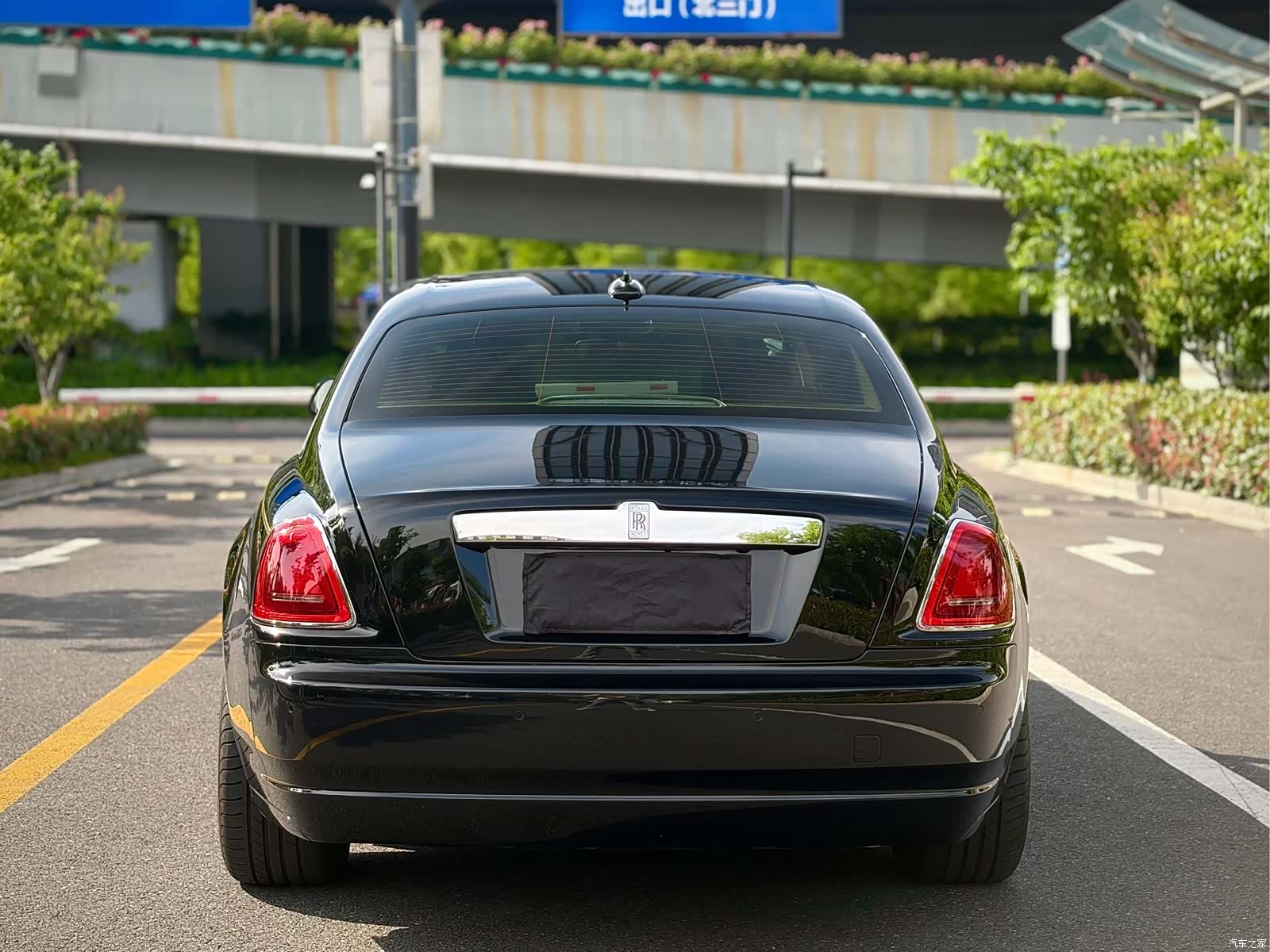 Rolls-Royce Ghost, 2016 3