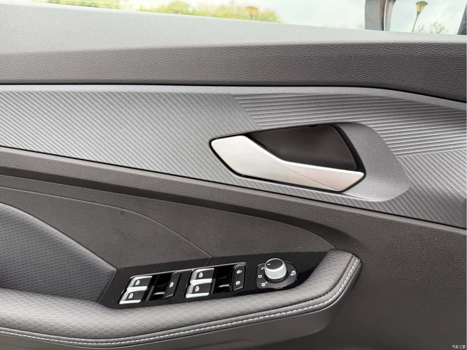 Geely Binray, 2026 24
