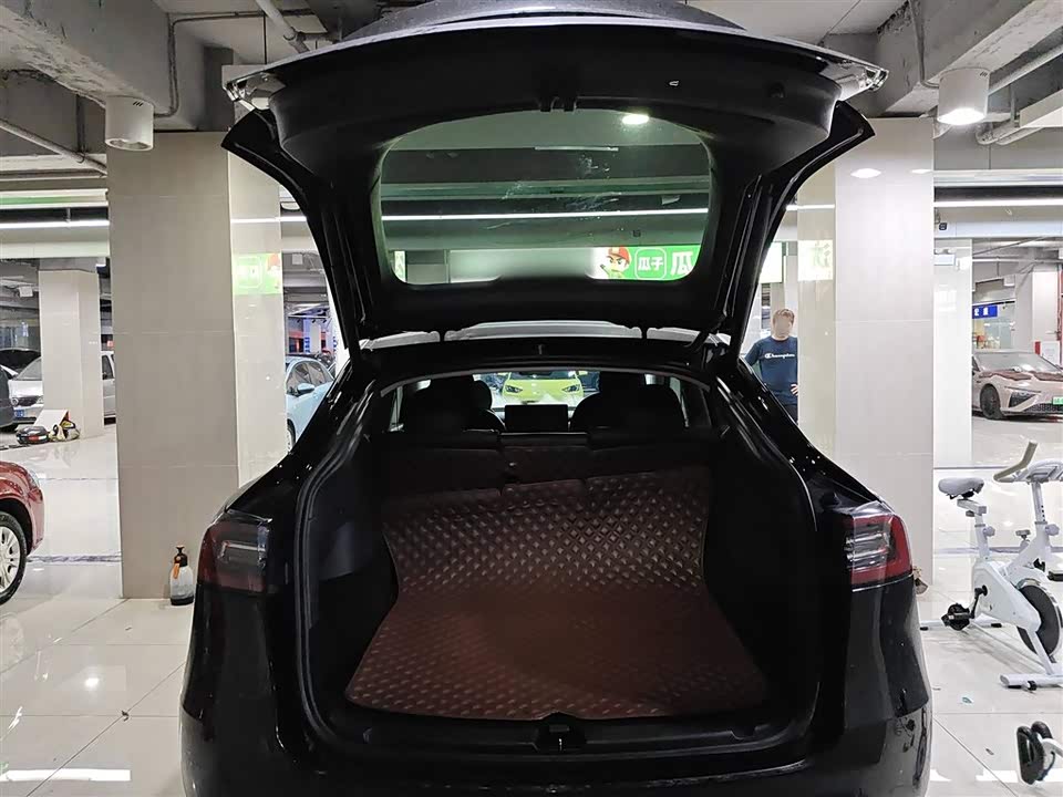 Tesla Model Y Tesla Model Y
