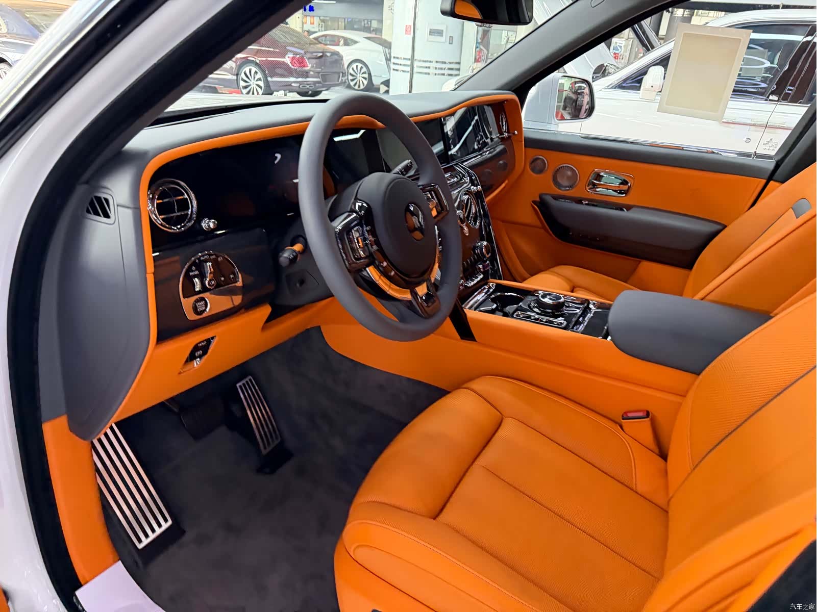 Rolls-Royce Cullinan, 2026 все фото