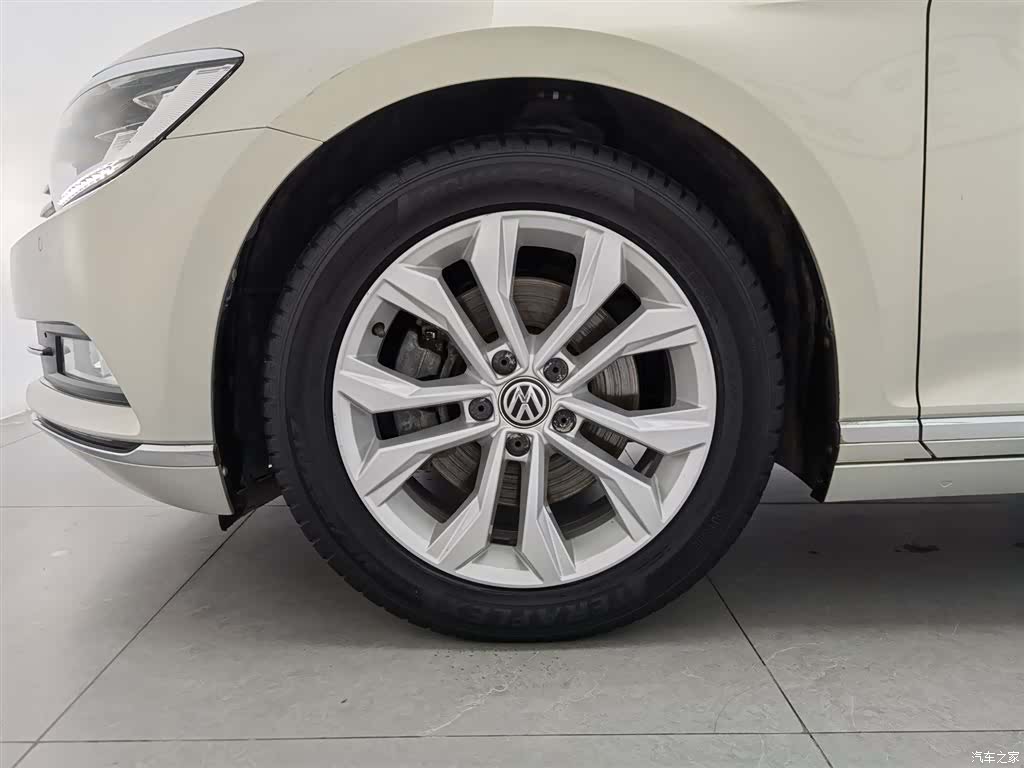 Volkswagen Magotan, 2017 17