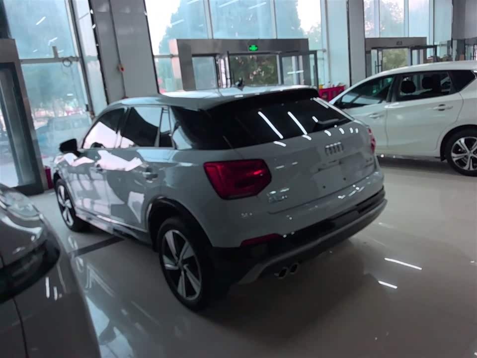 Audi Q2L